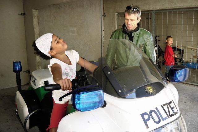 Zum Abschluss erhielt jeder seinen Polizeiausweis