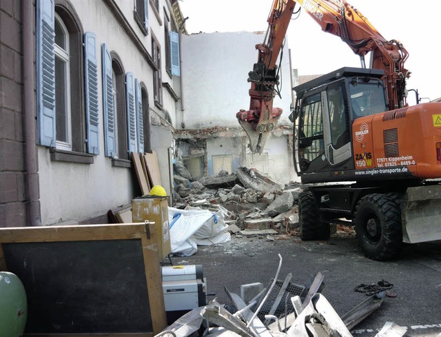 Der Gebäudeteil auf der Nordseite des Ringsheimer Rathauses wurde abgerissen. | Foto: Adelbert Mutz Der Gebäudeteil auf der Nordseite des Ringsheimer Rathauses wurde abgerissen. | Foto: Adelbert Mutz