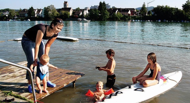 Kinder der Vereinsmitglieder der IG Ne...een die letzten Sommertage am Rhein.   | Foto: Heinz Vollmar