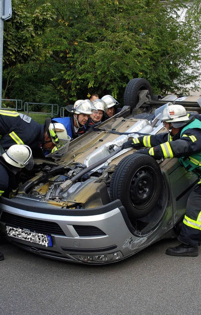 Bei einem Unfall in Waldshut entstand Totalschaden.   | Foto: Bingold