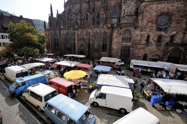 Am Mnster: Markt und Parkplatz.   | Foto: Schneider