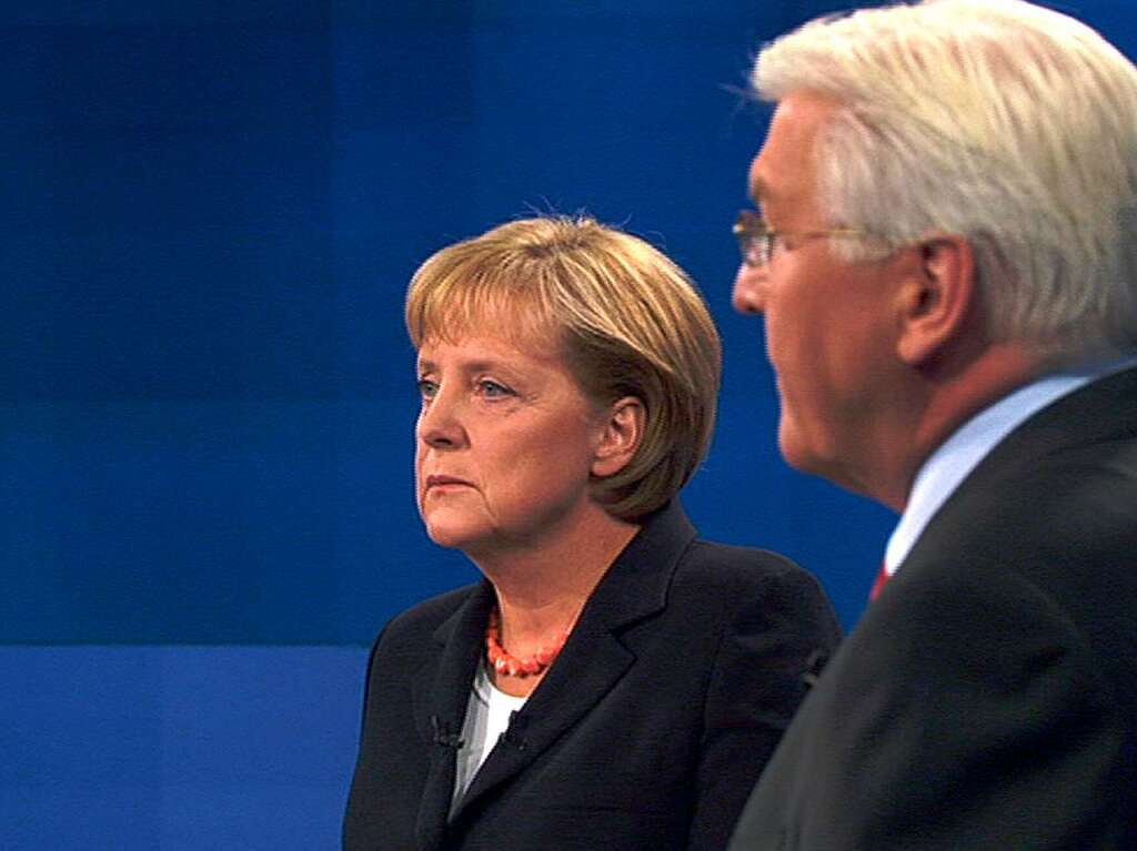 „Weil es eine bessere Alternative gibt – nmlich mich.“ (Steinmeier zum Auftakt  auf die Frage, warum Angela Merkel   nach der Bundestagswahl nicht mehr Kanzlerin sein sollte.)