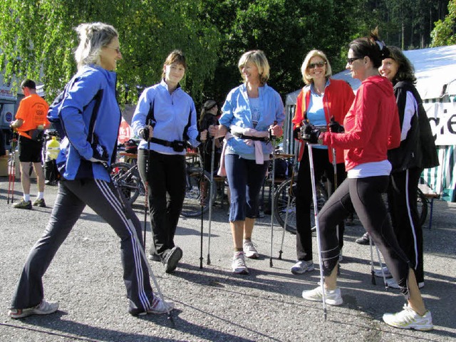 Dieses Damen-Sextett vom Sportpark Fre...zum 10- oder gar 20-Kilometer-Trail.    | Foto: Manfred Lange