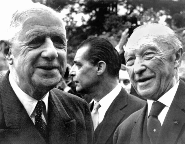 Charles de Gaulle und Konrad Adenauer....itik der Ausshnung mit  Deutschland.   | Foto: dpa