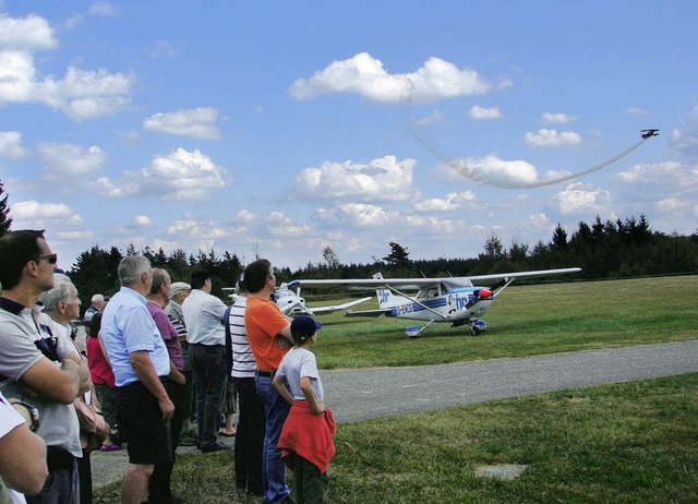 <Bildtext>Groe und kleine Maschinen l...pektakulre Flugakrobatik.</Bildtext>   | Foto: Christa Maier