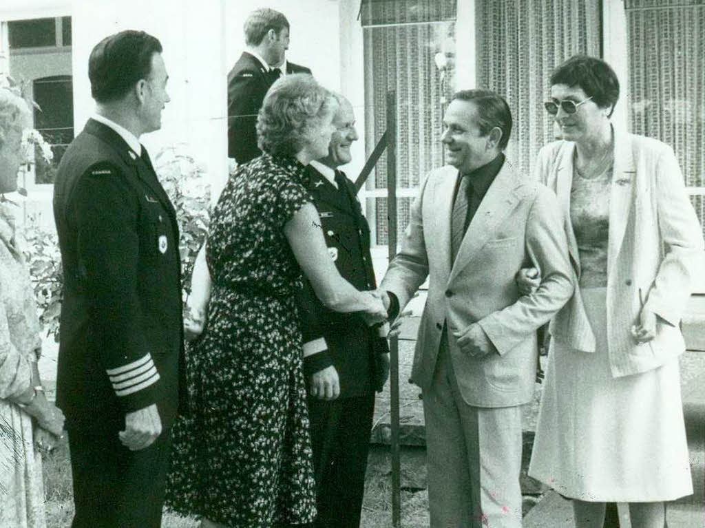 1979: Amtspflichten, rechts Ehefrau Annelies, links Standortkommandant Sorel, in der Mitte General Charly Belzile
