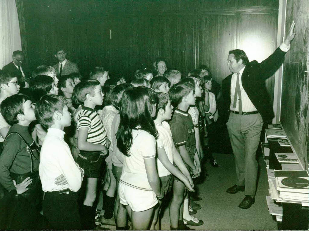1971: Mit einer Klasse  des Gymnasiums
