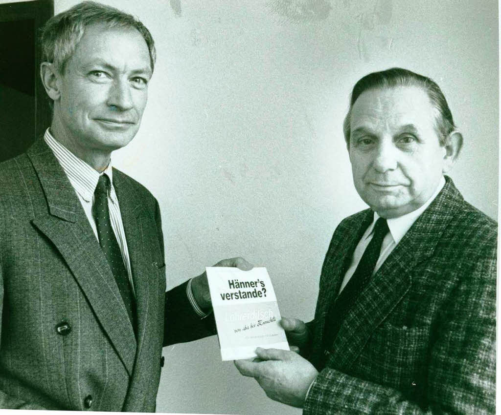 1991: Brucker mit Verleger Jrg Schauenburg  und einem neuen Buch