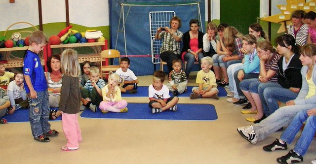 Zum Abschluss der Kooperation zwischen...nsel&#8220; ein Singspiel aufgefhrt.   | Foto: Kindergarten