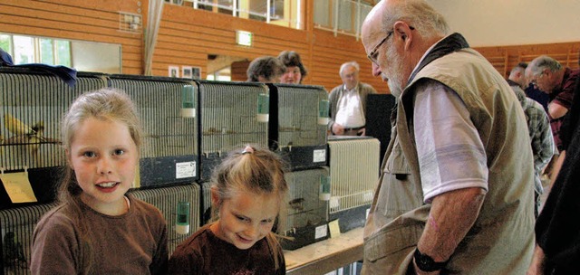 <Bildtext>Vogelbrse in der Altrheinha...zu tauschen und zu kaufen. </Bildtext>  | Foto: Ounas-Krusel