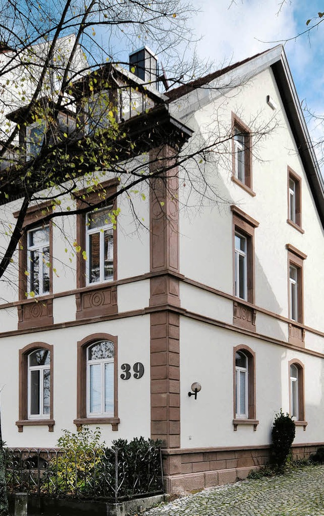 Neue Fenster, eine gedmmte Fassade un...e hier in der Freiburger Kirchstrae.   | Foto: Ingo schneider