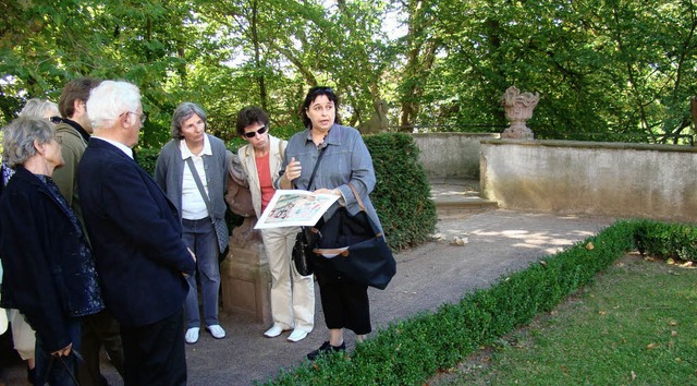 Marion Hermann-Malecha (rechts) fhrte  durch diverse Parks.   | Foto: rwb