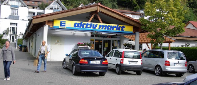 Der jetzige und knftige Edeka-Markt w...nderem gestern  Thema im Gemeinderat.   | Foto: Bernd Fackler