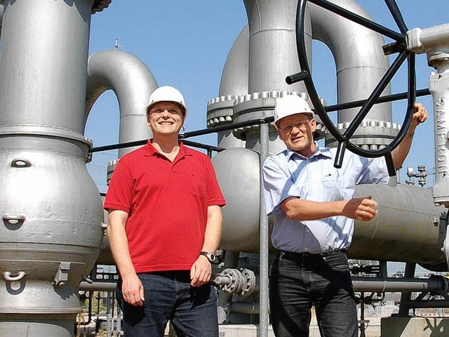 Eon-Betriebsingenieur Konrad Jarausch ...  der Gasreinigungsanlage in Hgelheim  | Foto: Katharina Meyer