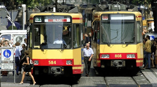 Keine Ruhe in Karlsruhe: Die Trams rum..., droht ein  dritter Brgerentscheid.   | Foto: dpa