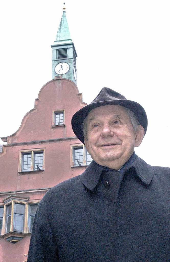 2003: Brucker vor dem Alten Rathaus