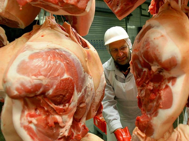 Fr die Fleischindustrie  knnten Mindestlhne  ein Thema werden.  | Foto: ddp
