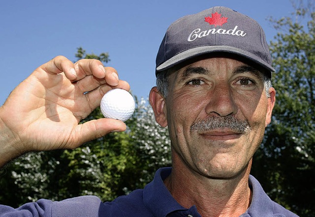 Karibikfeeling im Golfpark: Trainer Claude Romain wurde auf Haiti geboren.   | Foto: Marx