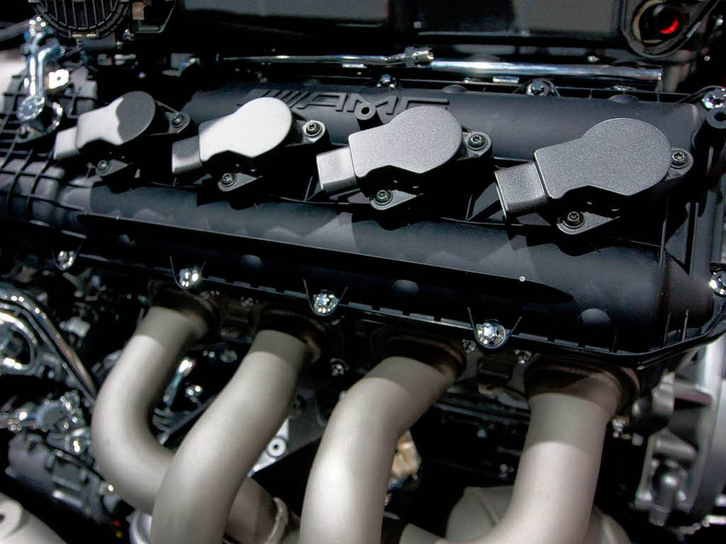 Ein V8-Motor mit 571 PS und 650 Newtonmeter Drehmoment treibt den SLS AMG an
