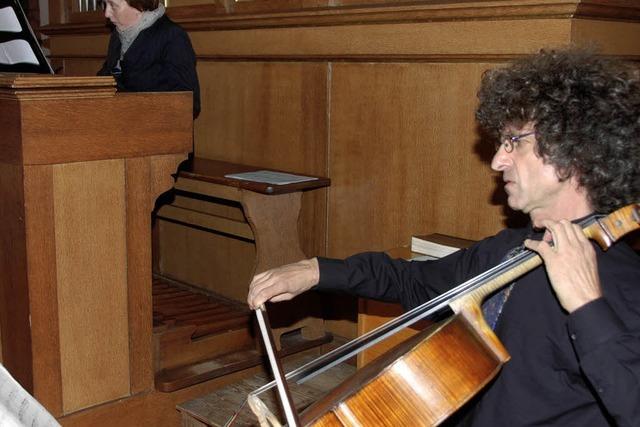 Orgel und Cello erfüllen Martinskirche