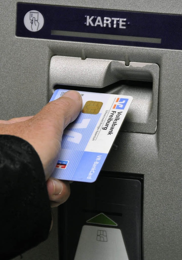 Der Gang zum Geldautomaten gehrt zum ...&#8211; solange man ein Konto hat.      | Foto: ingo schneider