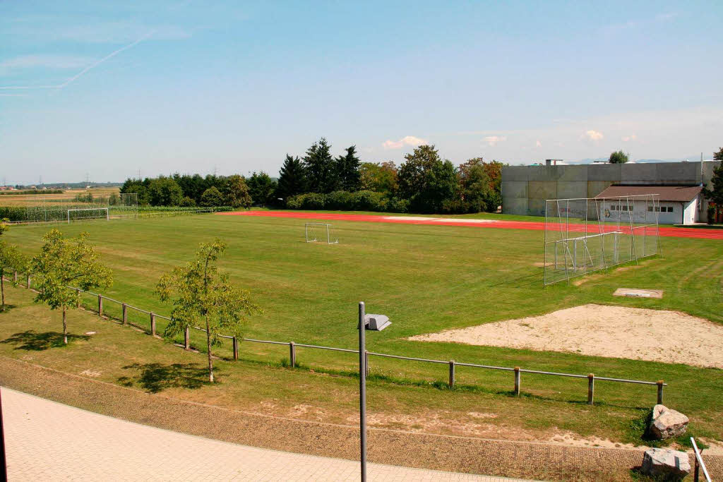 Der Sportplatz.