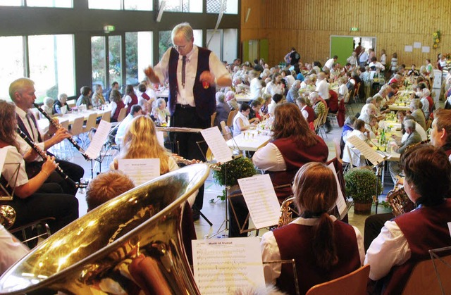 Der Musikverein Kiechlinsbergen war in...in schwungvolles Frhschoppenkonzert.   | Foto: Roland Vitt