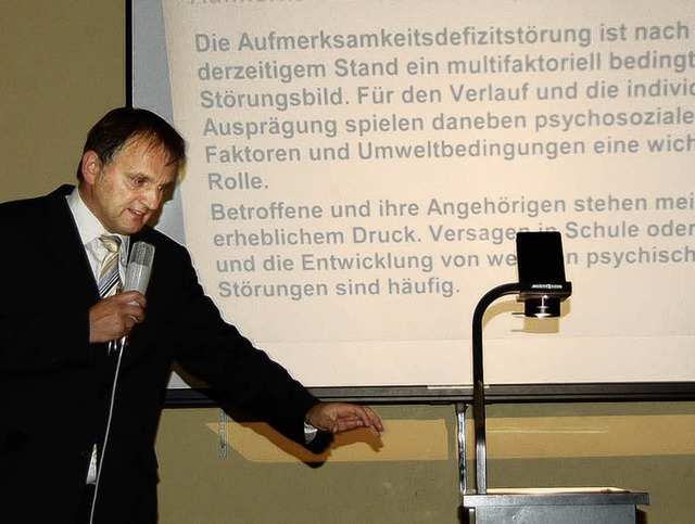 Heilpraktiker und Baubiologe Siegfried...entation in der Gemeindehalle Frhnd.   | Foto: Ulrike Jger
