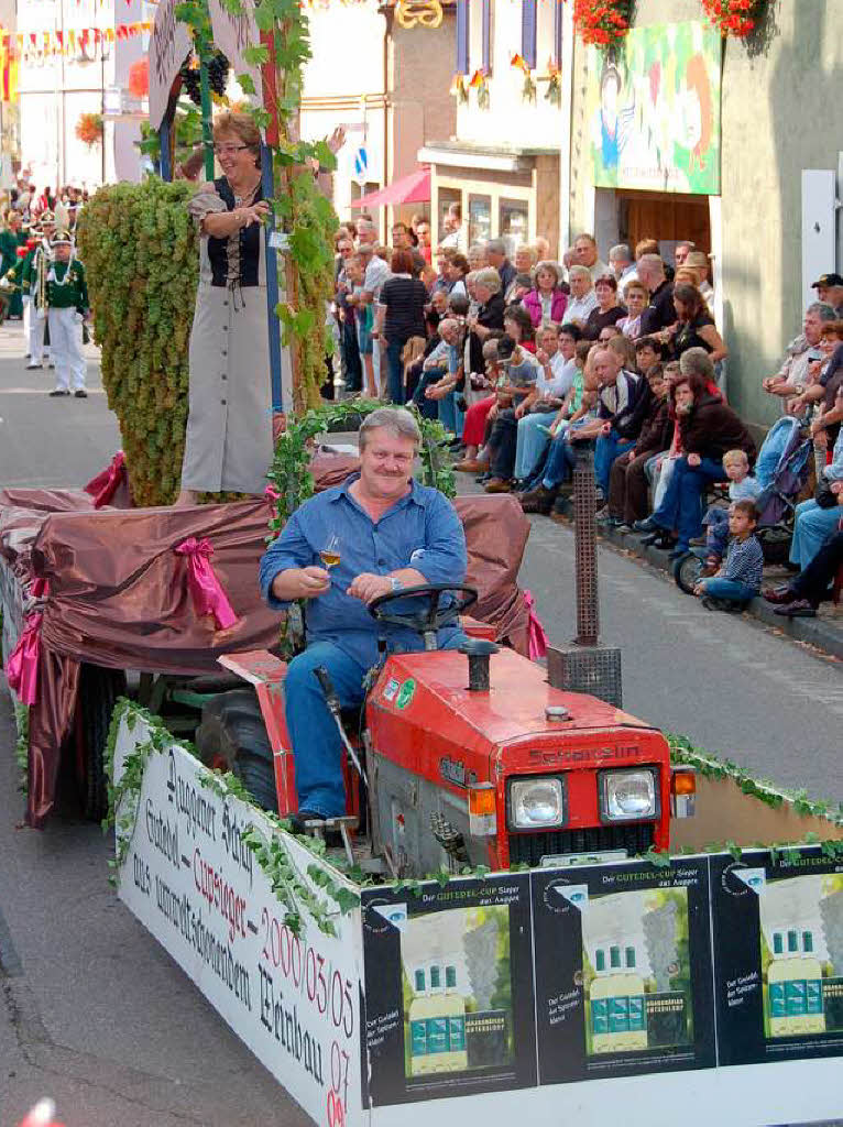 Ein Forum fr den Auggener Wein mit buntem Rahmenprogramm bot das 54. Winzerfest in Auggen. <?ZP?>
