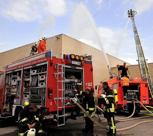 Die Firma Rexam war bei der Jahresbun...enburger Feuerwehr das  bungsobjekt.   | Foto: Volker Mnch