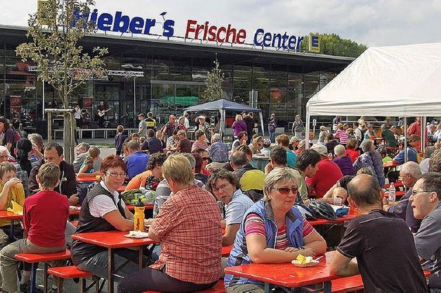 Vereine bewirten zahlreiche Rad- und Inlinefahrer