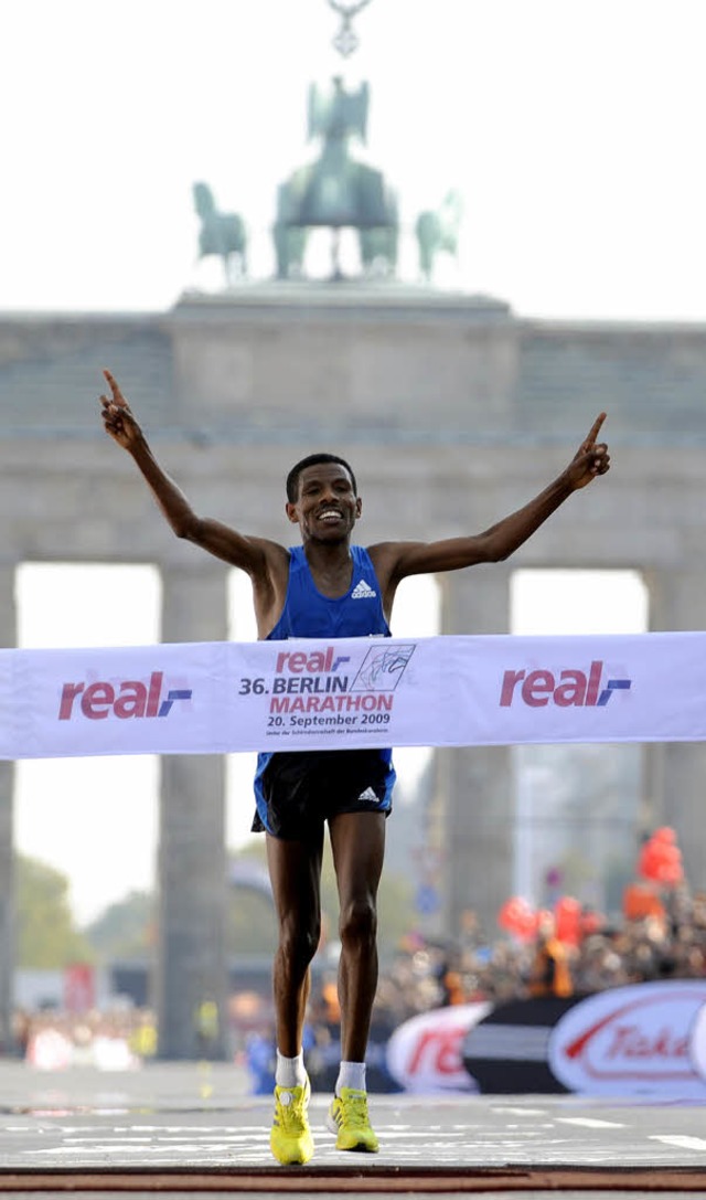 Sieger ohne neue Rekordzeit: Haile Gebrselassie in Berlin   | Foto: dpa