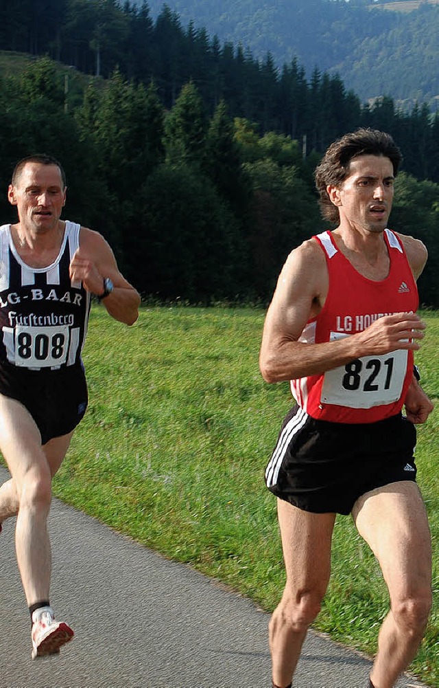 Entscheidung: Hardy Flum (rechts) enteilt Rainer Sprich  | Foto: Junkel