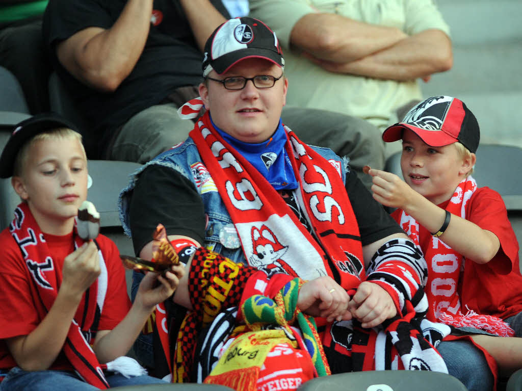 Eis Eis zum Sieg: Freiburger Fans in Berlin.