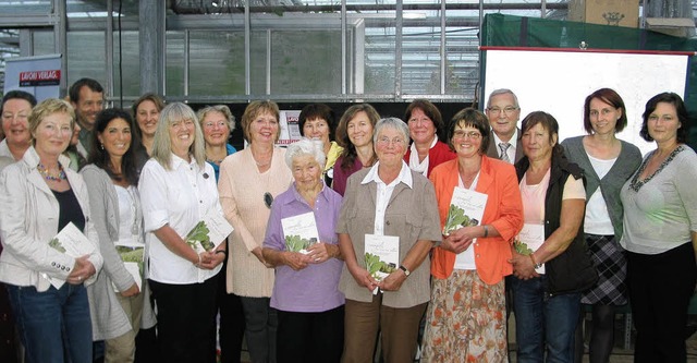 Christa Rinklin (Zweite von rechts) st...ts) aus Btzingen gestaltete das Buch.  | Foto: Hlter-Hassler