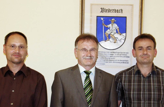 Brgermeister Josef Ruf (Mitte) mit se...ch (rechts) und Jrgen Riler (links)   | Foto: Bernd Fackler