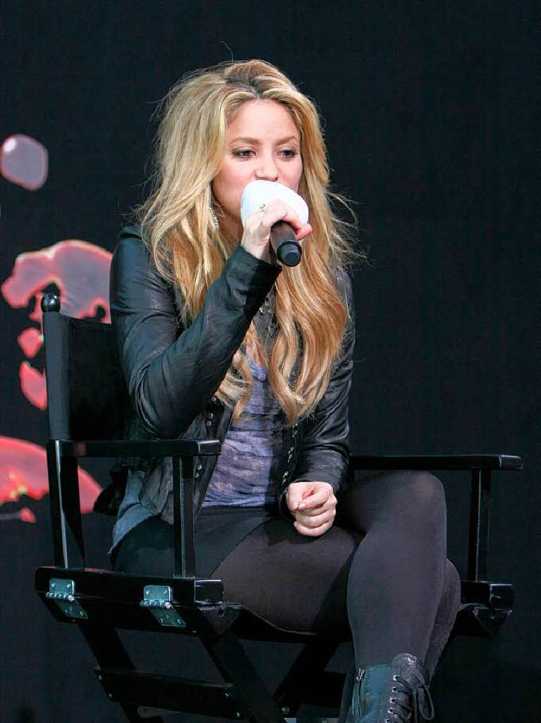 Shakira erklärte, welche Bedeutung ihre aktuelle Single She Wolf für sie hat. Shakira erklärte, welche Bedeutung ihre aktuelle Single She Wolf für sie hat.