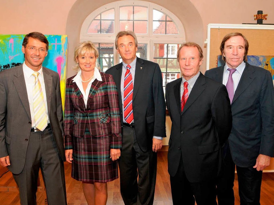 Bruno Metz, Mauritia und Jrgen Mack, ...zer (von links) bei der Versteigerung.  | Foto: Europa-Park/Klaus Schultes