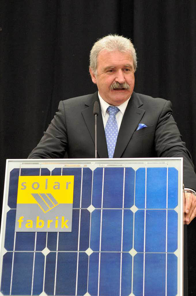 Georg Salvamoser 2009 bei der Einweihung des Werks III der Solar-Fabrik.