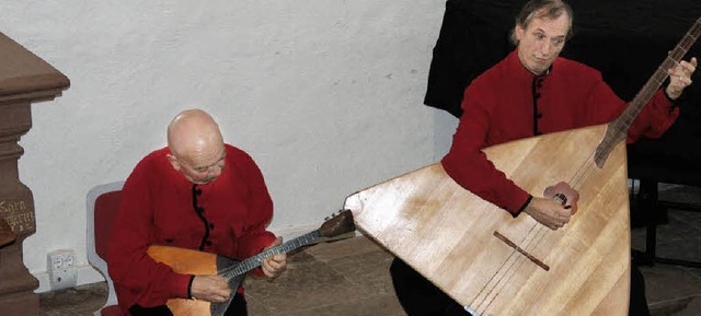 Mit typisch russischen Instrumenten tr...osaken in der Kirche  St. Agathe auf.   | Foto: Hans-Jrgen Hege