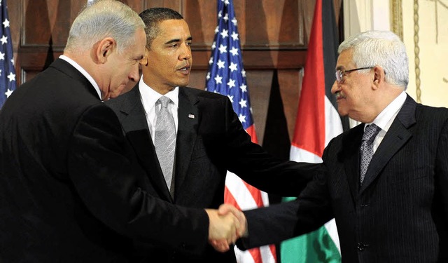 US-Prsident Obama (Mitte) will Israel...bas in New York schon mal   die Hand.   | Foto: dpa