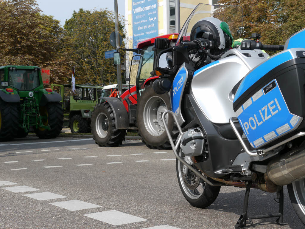 Proteste sdbadischer Landwirte in Freiburg gegen die niedrigen Milchpreise.