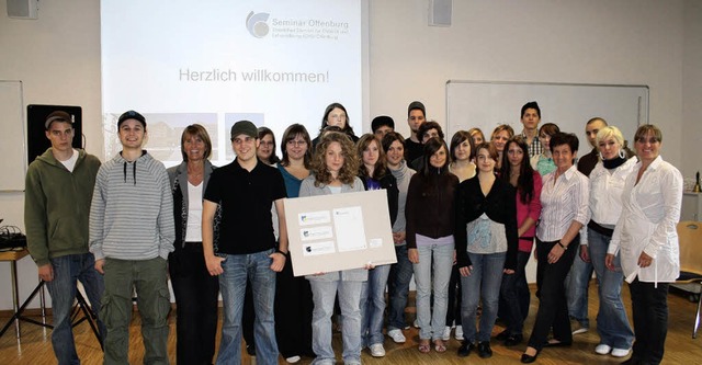 Freude ber den gelungenen Entwurf: Di...ungsbild des Lehrerseminars Offenburg.  | Foto: BZ
