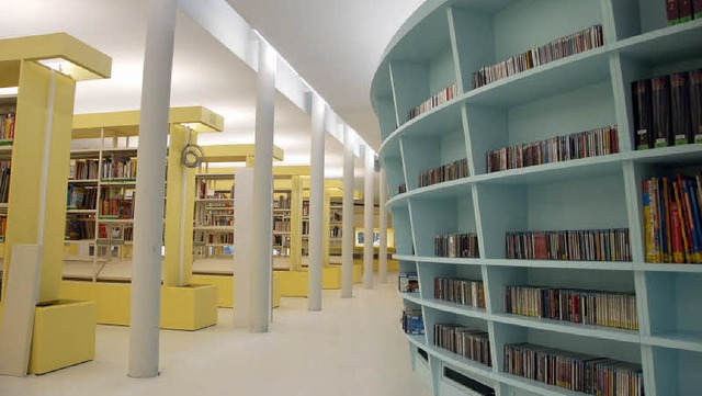 Moderne Farben,  Formen und Technik: D...Stadtbibliothek erffnet im November.   | Foto: Julia Jacob