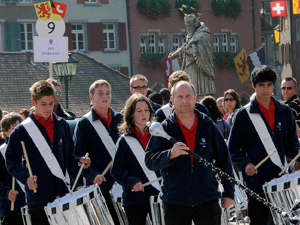 Tne von Jungtrommlern und Jungpfeifern erfllten die beiden Altstdte von Laufenburg.