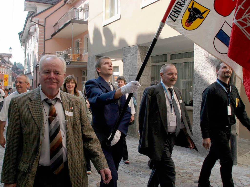 Tne von Jungtrommlern und Jungpfeifern erfllten die beiden Altstdte von Laufenburg.