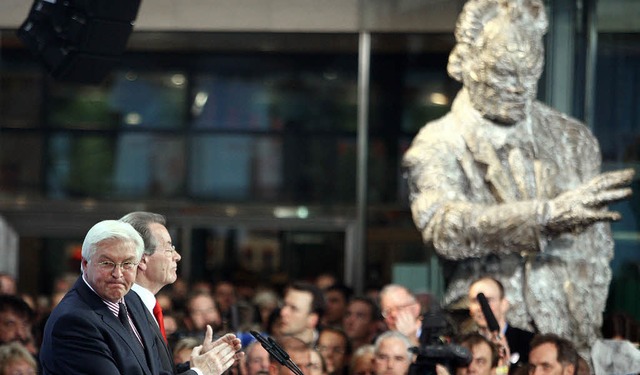 Der Glanz und die Gre von Willy Bran...n am Sonntag abend ziemlich ratlos.     | Foto: DPA/ddp