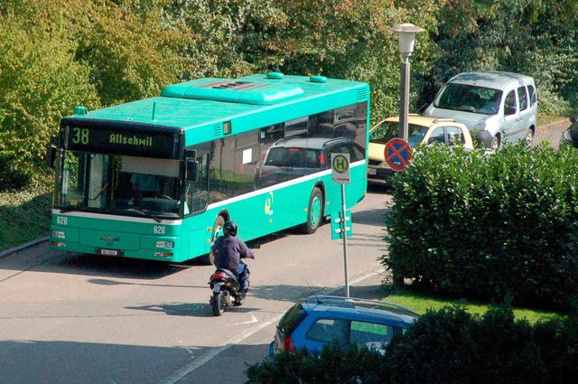 Im Bus ber die Grenze zu rollen &#821...tlerweile Normalitt im Dreilndereck.  | Foto: Annette Mahro