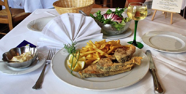 Guten Appetit! Der frittierte Karpfen ...ulinarische Spezialitt des Sundgaus.   | Foto: loesener