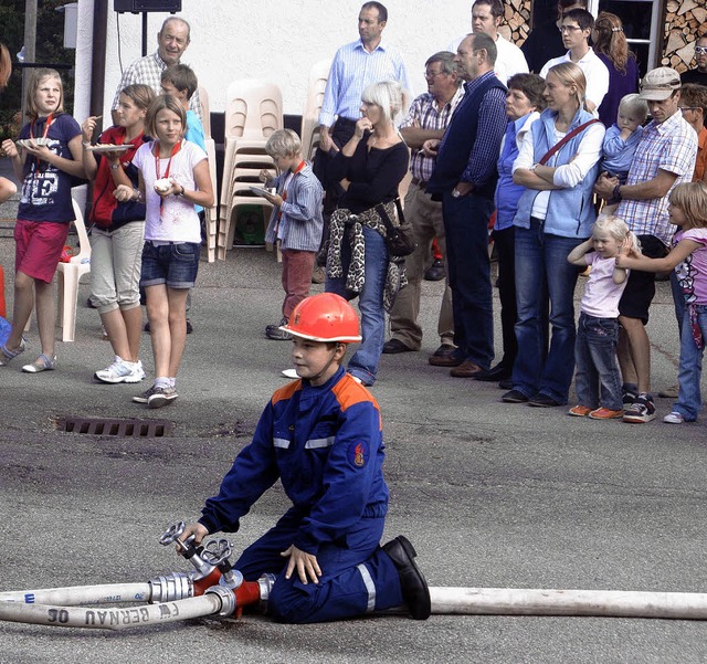 Jugendfeuerwehrler zeigten, was sie ge...und bekamen dafr reichlich Beifall.    | Foto: Ulrike Spiegelhalter